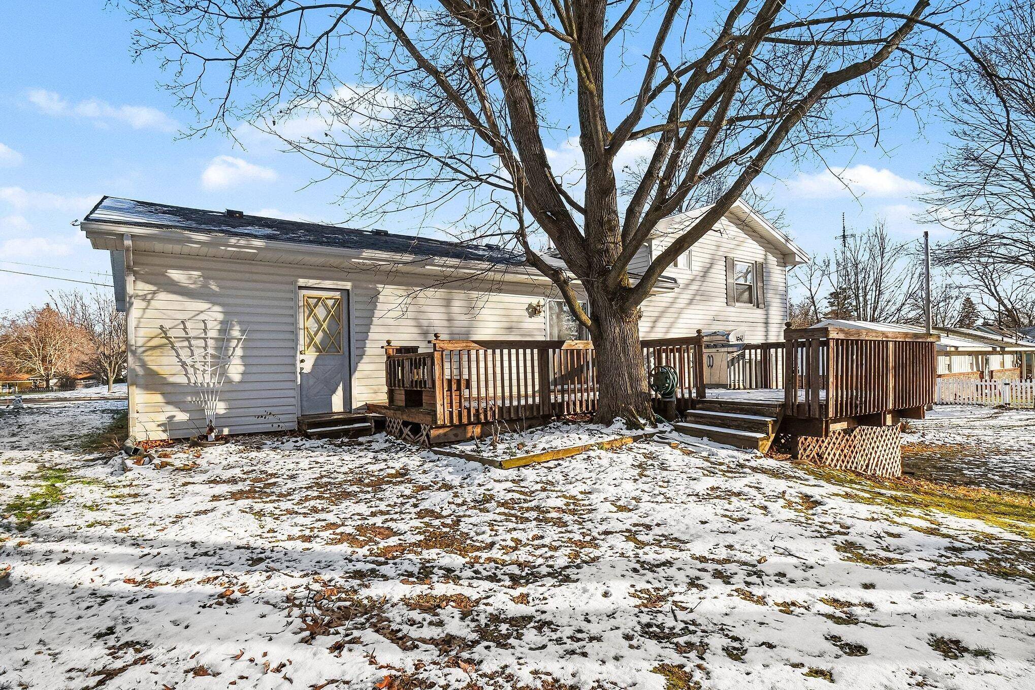 Buchanan, MI 49107,917 N Detroit ST