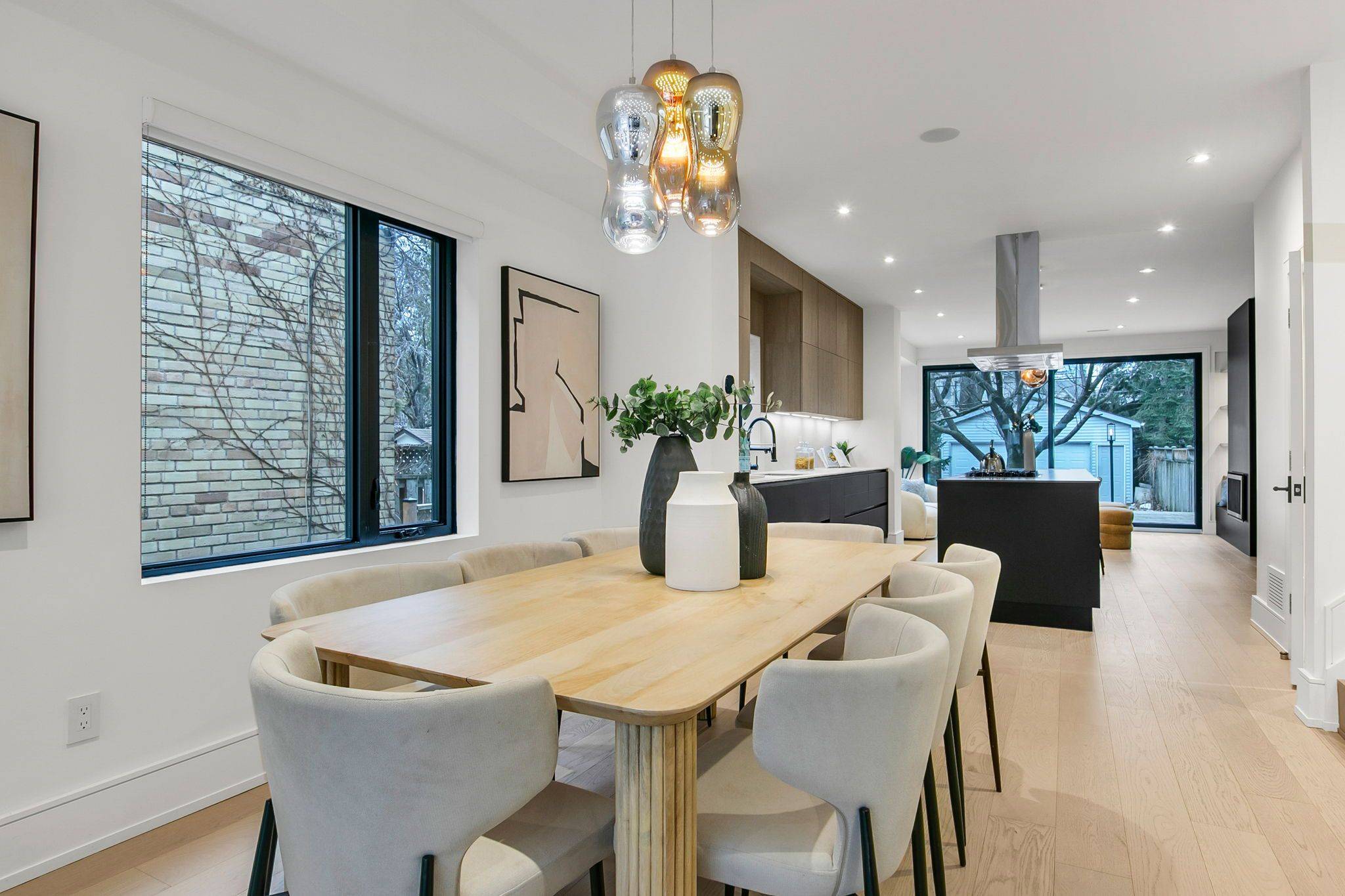 Toronto C10, ON M4S 2W9,354 Cleveland ST W