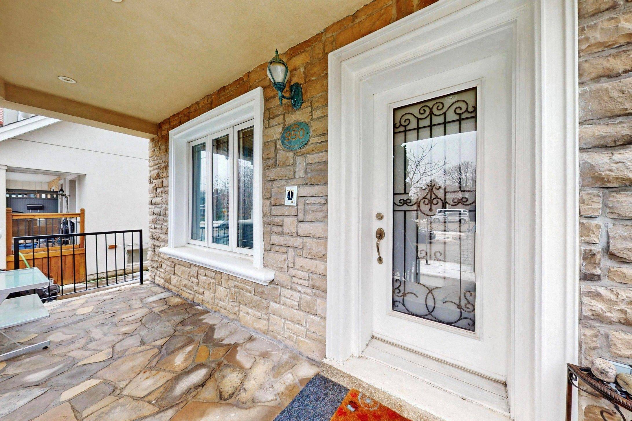 Toronto E03, ON M4J 4C3,950 Greenwood AVE