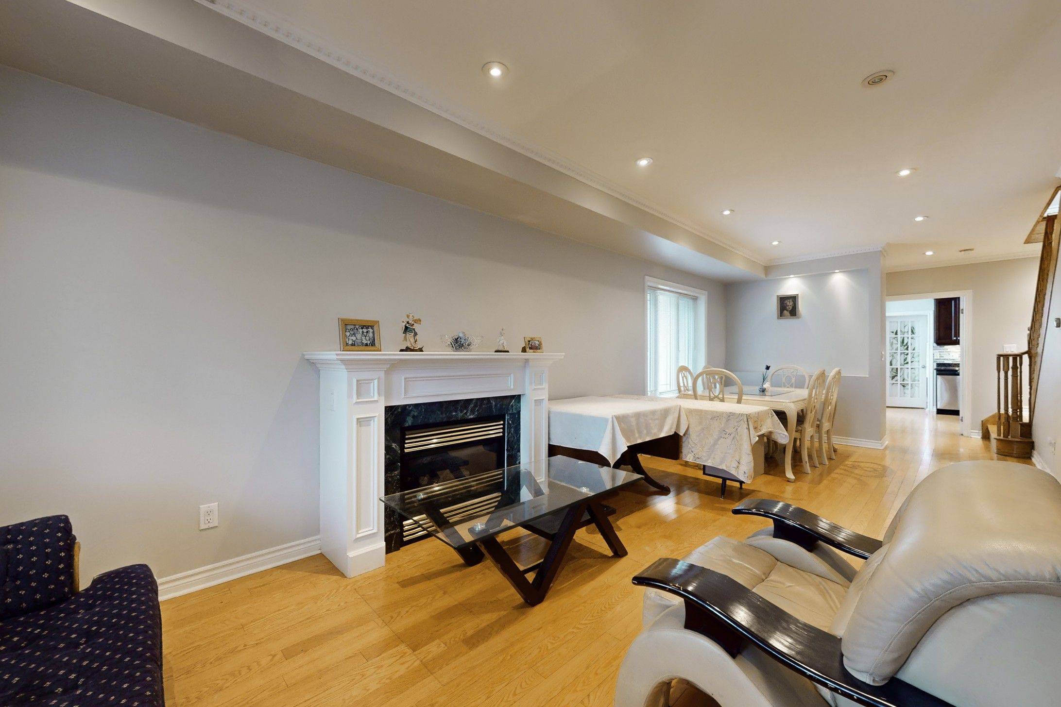 Toronto E03, ON M4J 4C3,950 Greenwood AVE