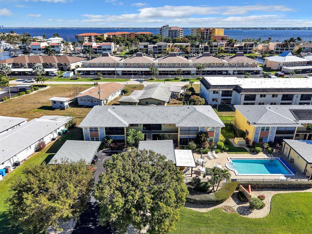 Cape Coral, FL 33904,4021 SE 19th Ave #201