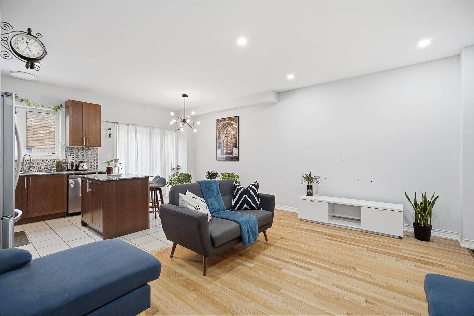 Brampton, ON L7A 4R9,138 Agava ST