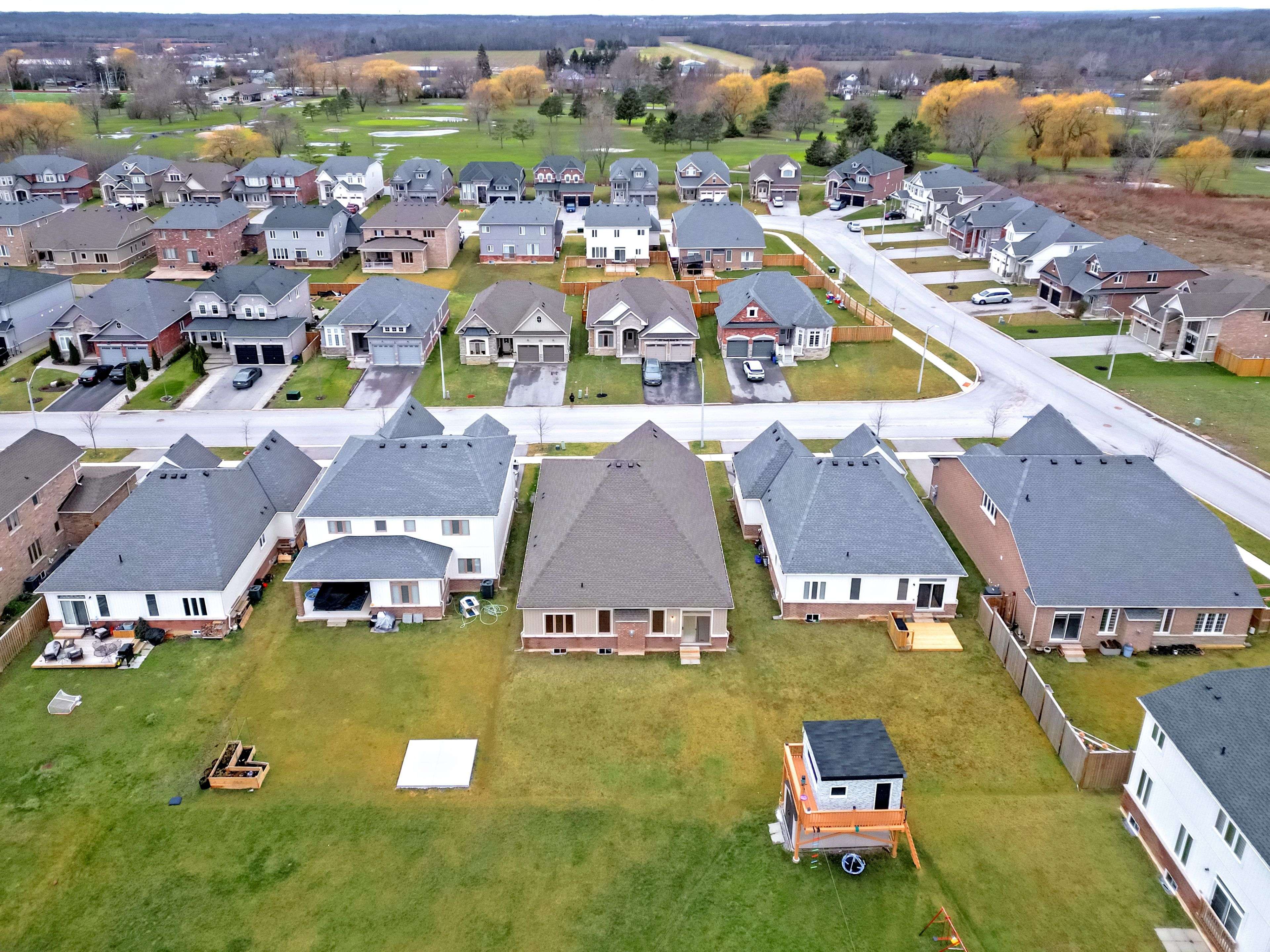 Fort Erie, ON L2A 5P2,1214 Green Acres DR