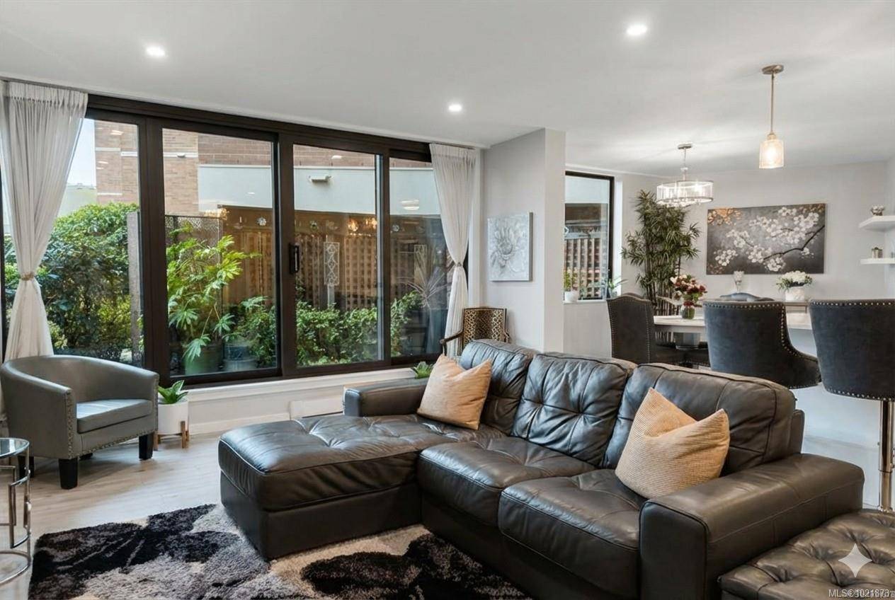 Victoria, BC V8V 4T9,225 Belleville St #107