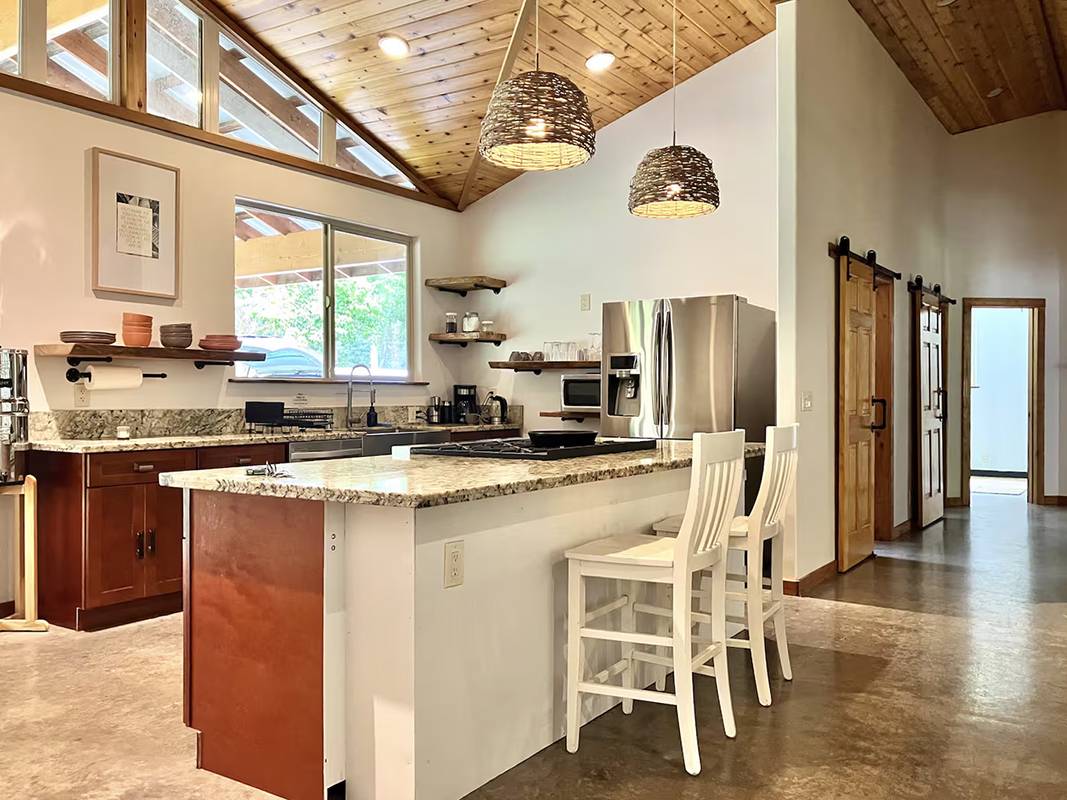 Naalehu, HI 96772,94-6795 MAMALAHOA HIGHWAY