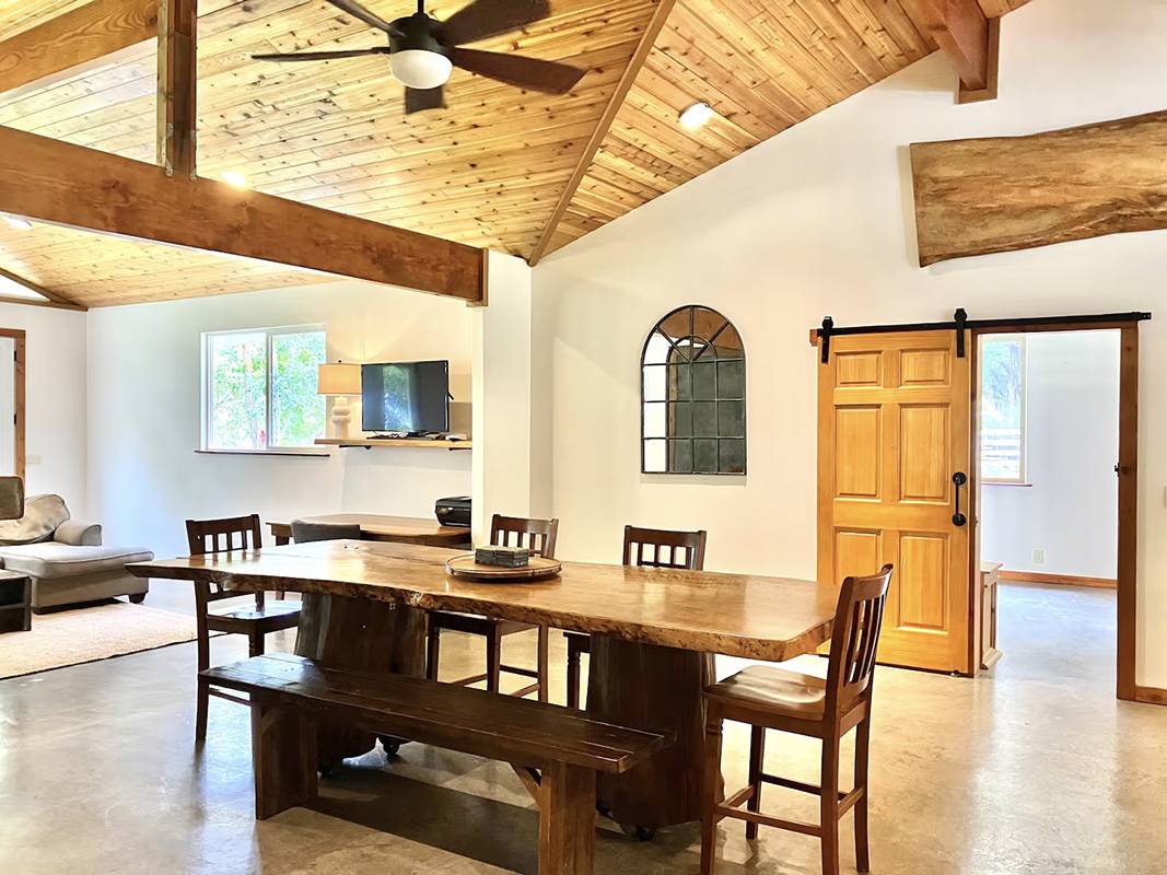 Naalehu, HI 96772,94-6795 MAMALAHOA HIGHWAY