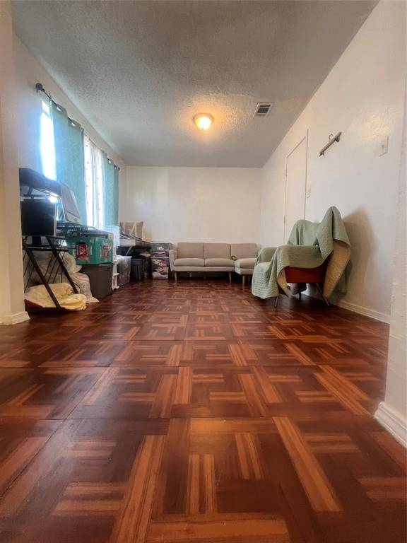 Dallas, TX 75217,10636 Wessex Drive