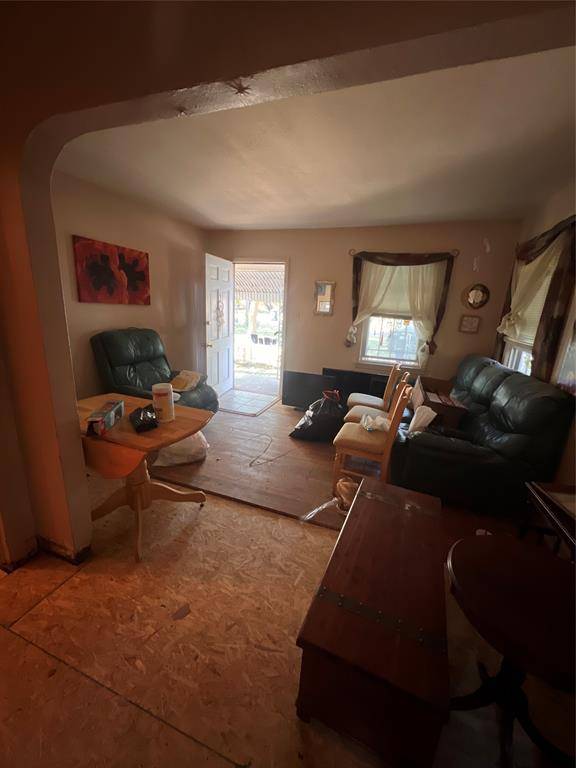 Dallas, TX 75211,906 Eli Avenue