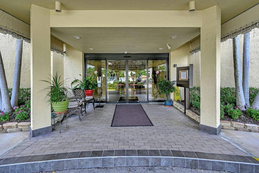 Lauderhill, FL 33319,7200 Radice Ct #107