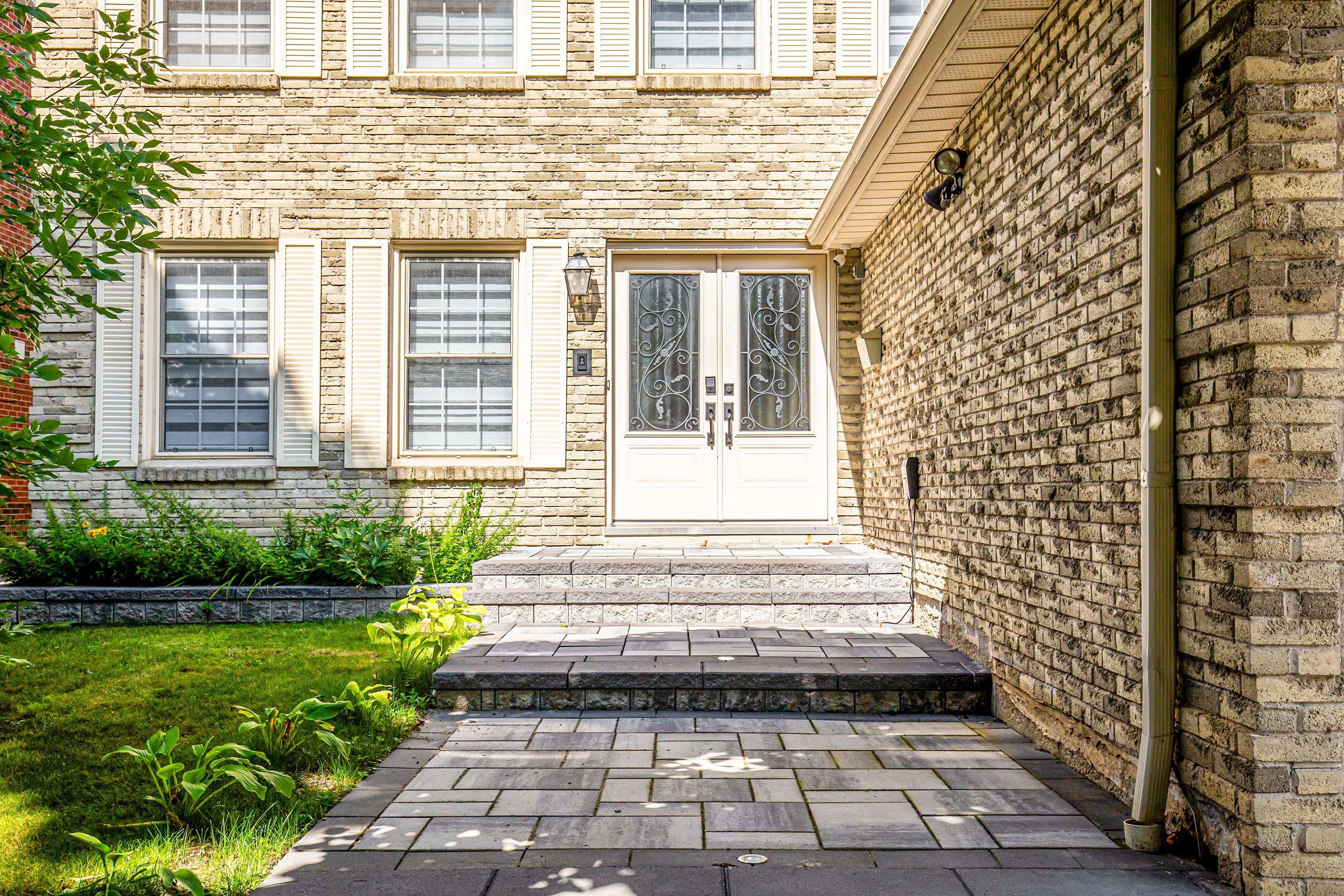 Toronto C07, ON M2R 3S7,267 Hidden TRL