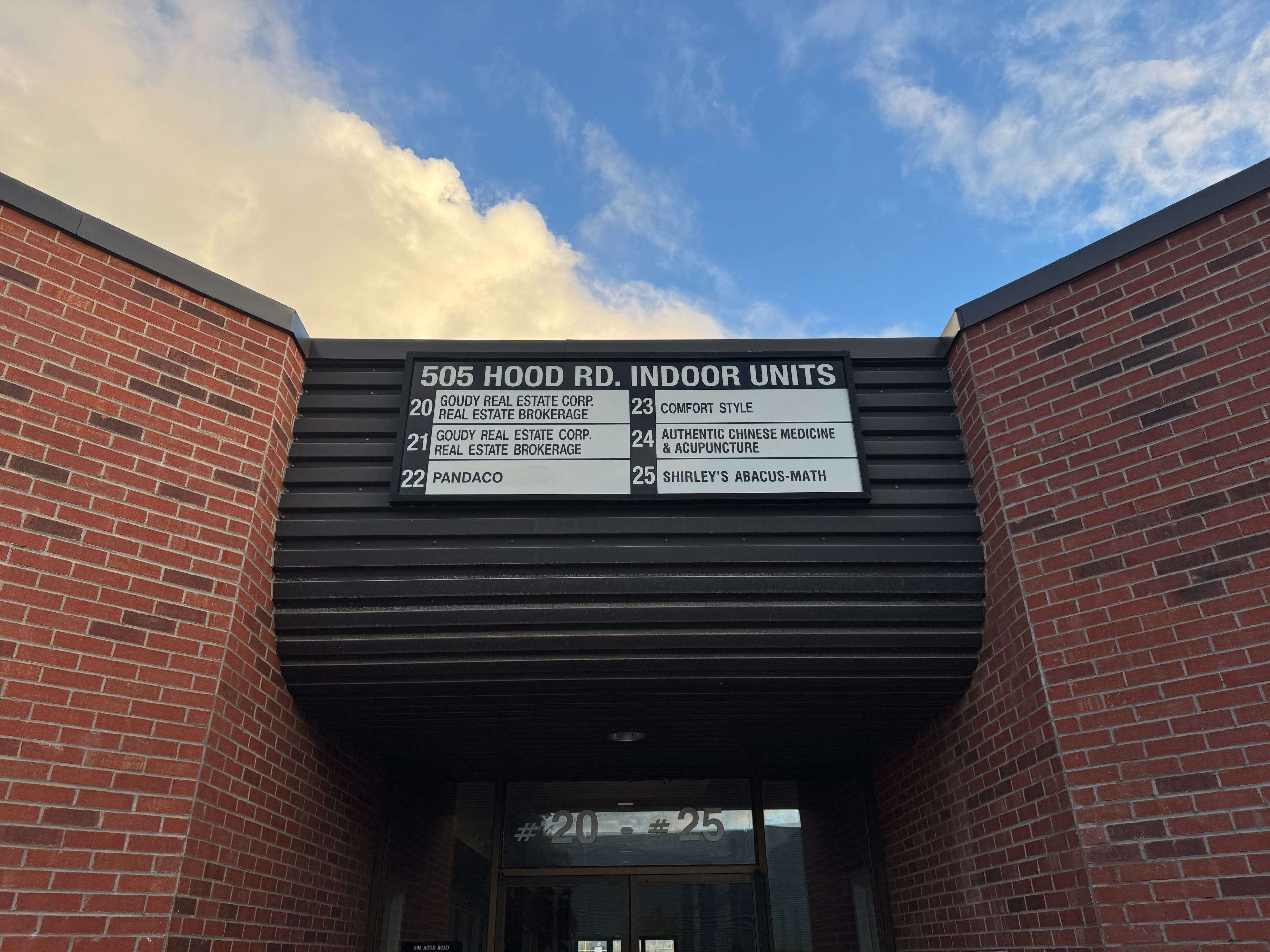 Markham, ON L3R 5V6,505 Hood RD #20