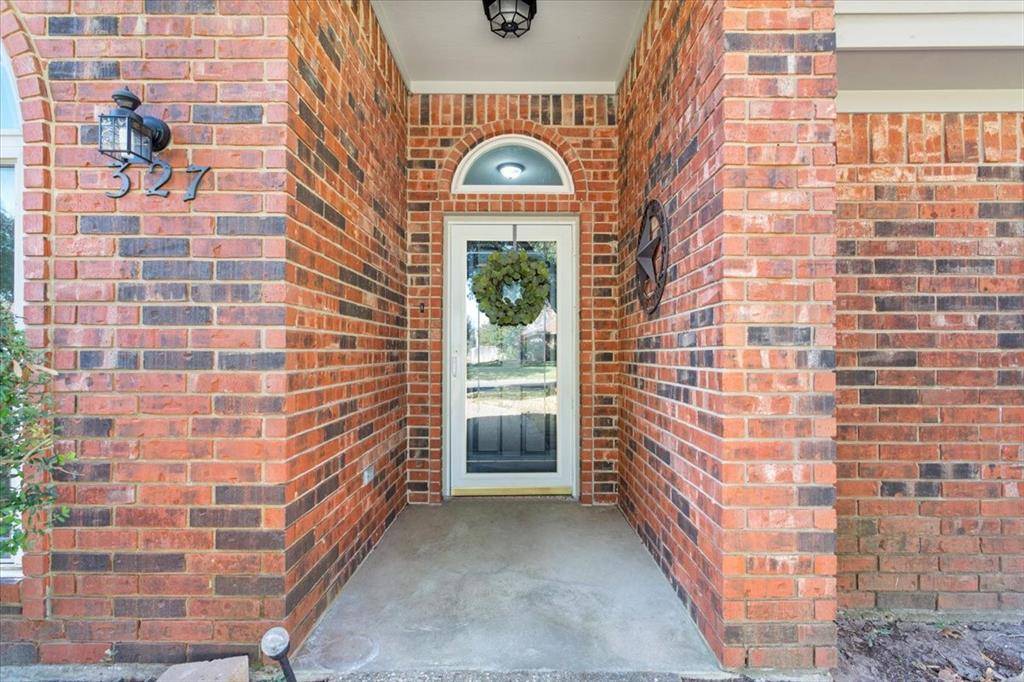 Hewitt, TX 76643,327 E Chapman Road