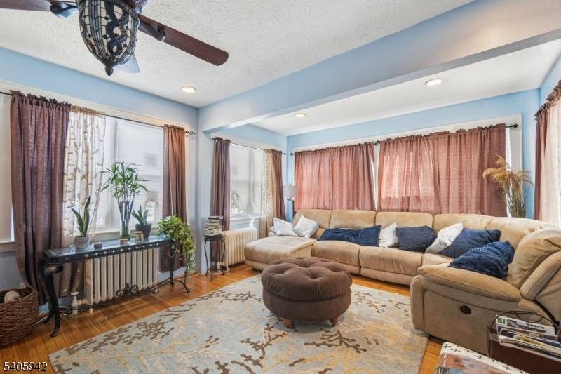 Roselle Boro, NJ 07203,414 Martin St