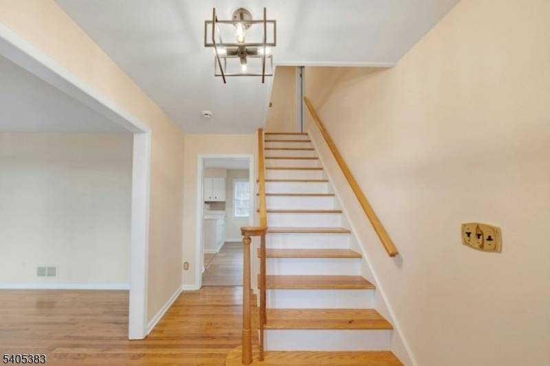 Livingston Twp., NJ 07039,267 E Cedar St