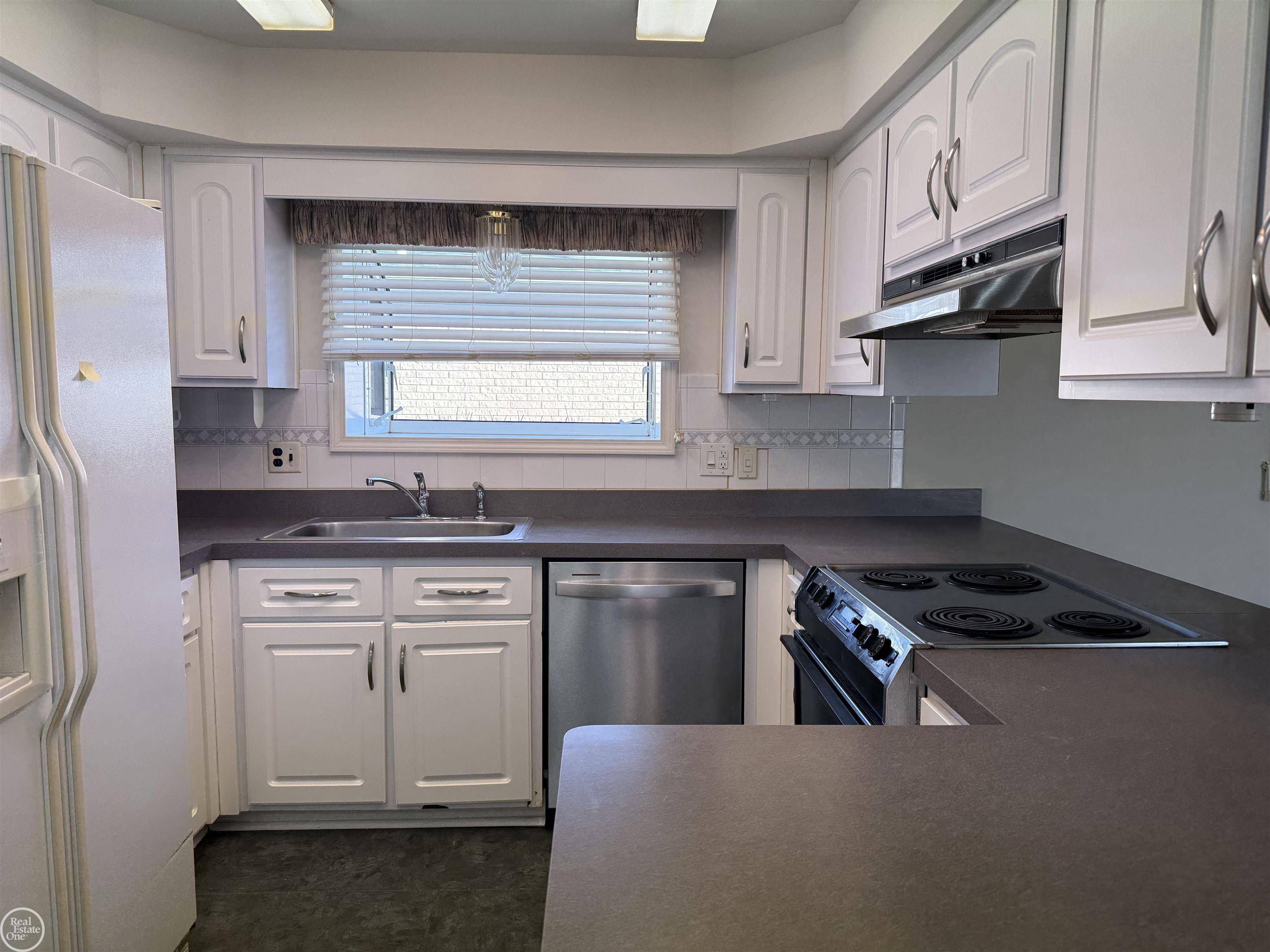 Sterling Heights, MI 48310,3746 LANCASTER DR