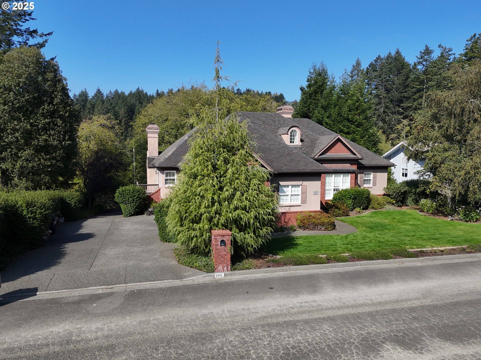 Brookings, OR 97415,980 BROOKE LN