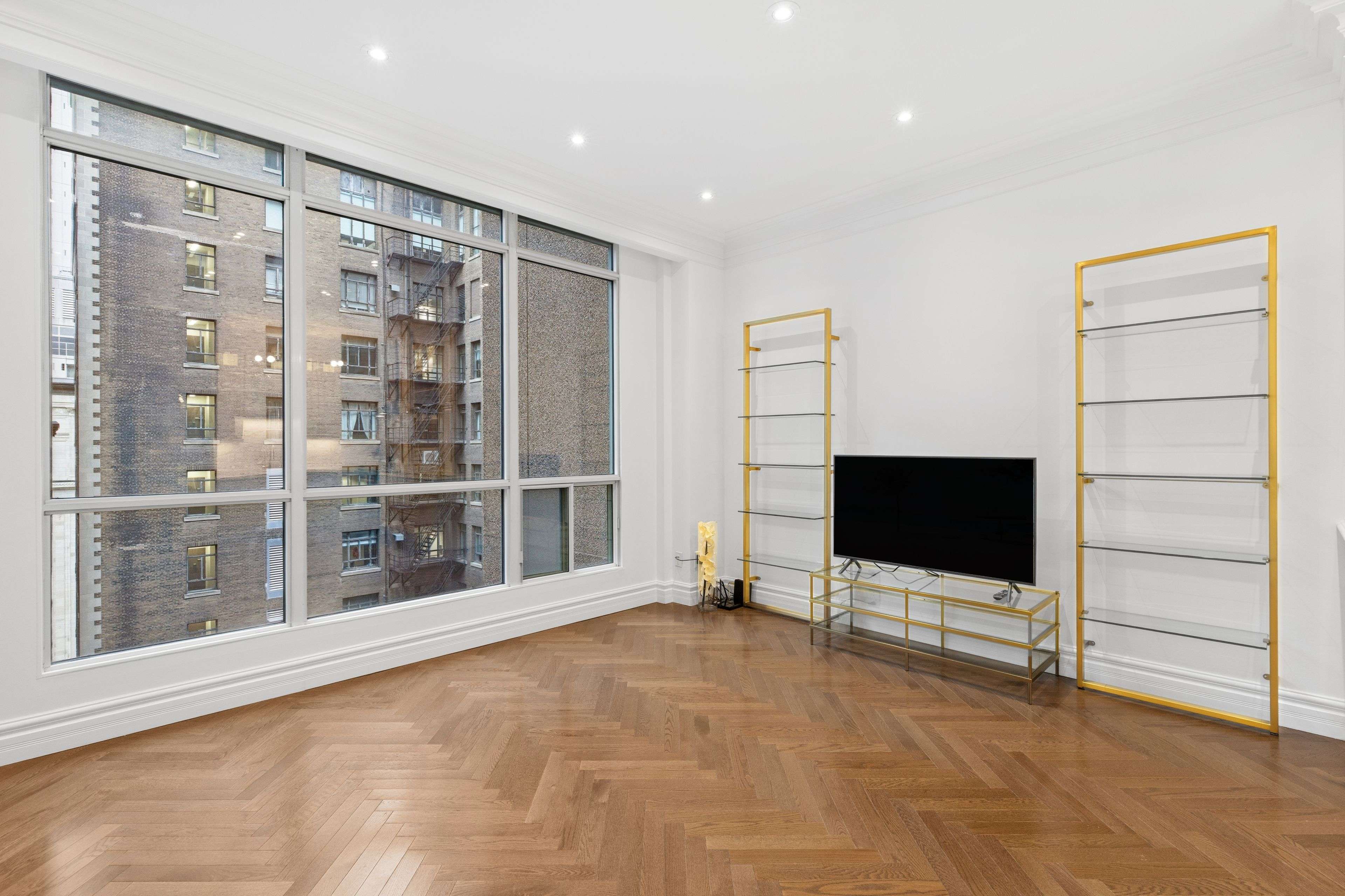 Toronto C08, ON M5C 3C5,7 King ST E #1406