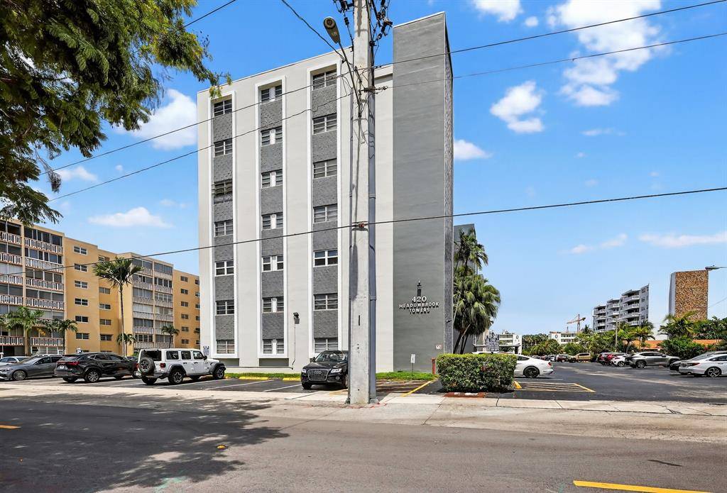 Hallandale Beach, FL 33009,420 NE 12th Ave #106