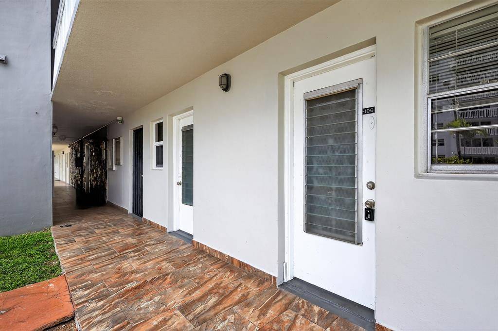 Hallandale Beach, FL 33009,420 NE 12th Ave #106
