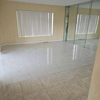 Lauderhill, FL 33319,4174 Inverrary Dr #702