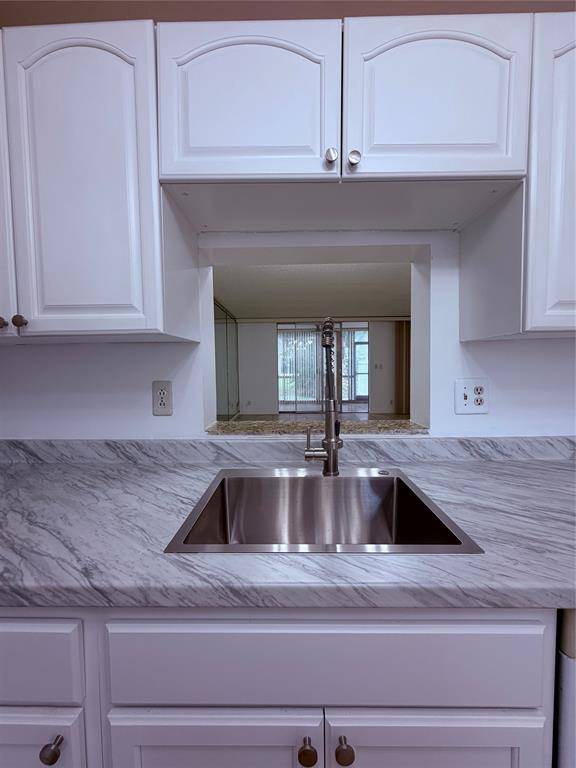 Hallandale Beach, FL 33009,301 NE 14th Ave #108