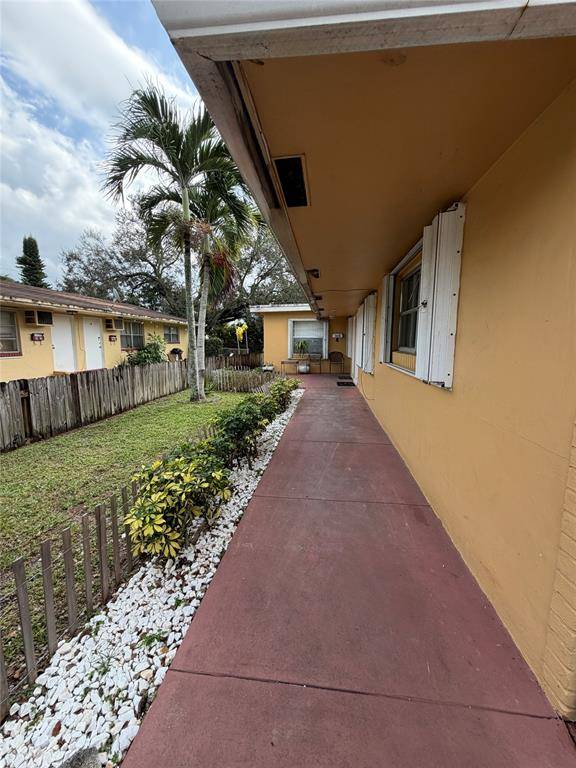 Hollywood, FL 33021,5826 Pierce St