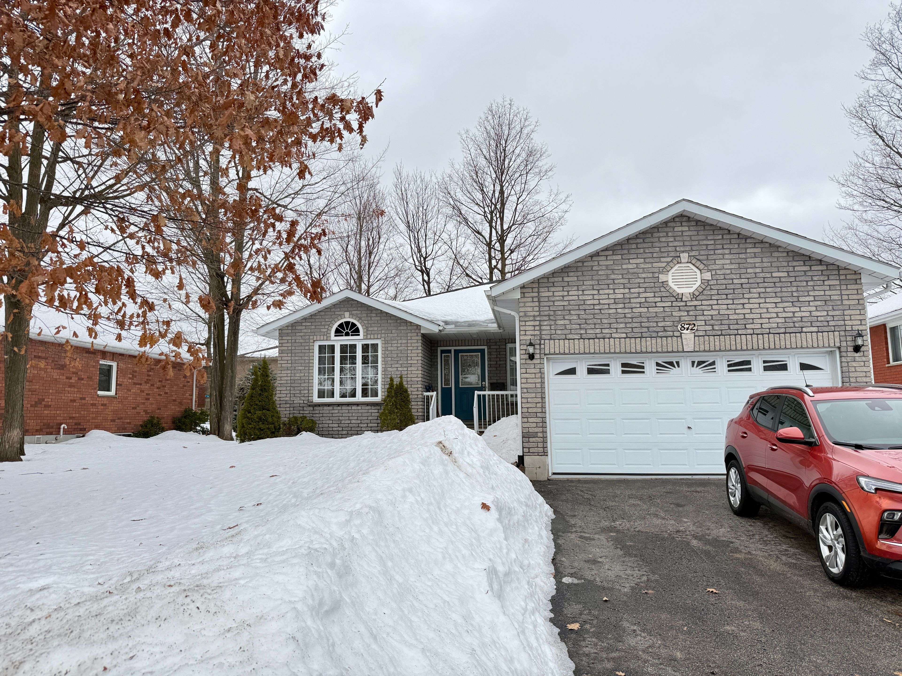 Midland, ON L4R 5K8,872 Dominion AVE