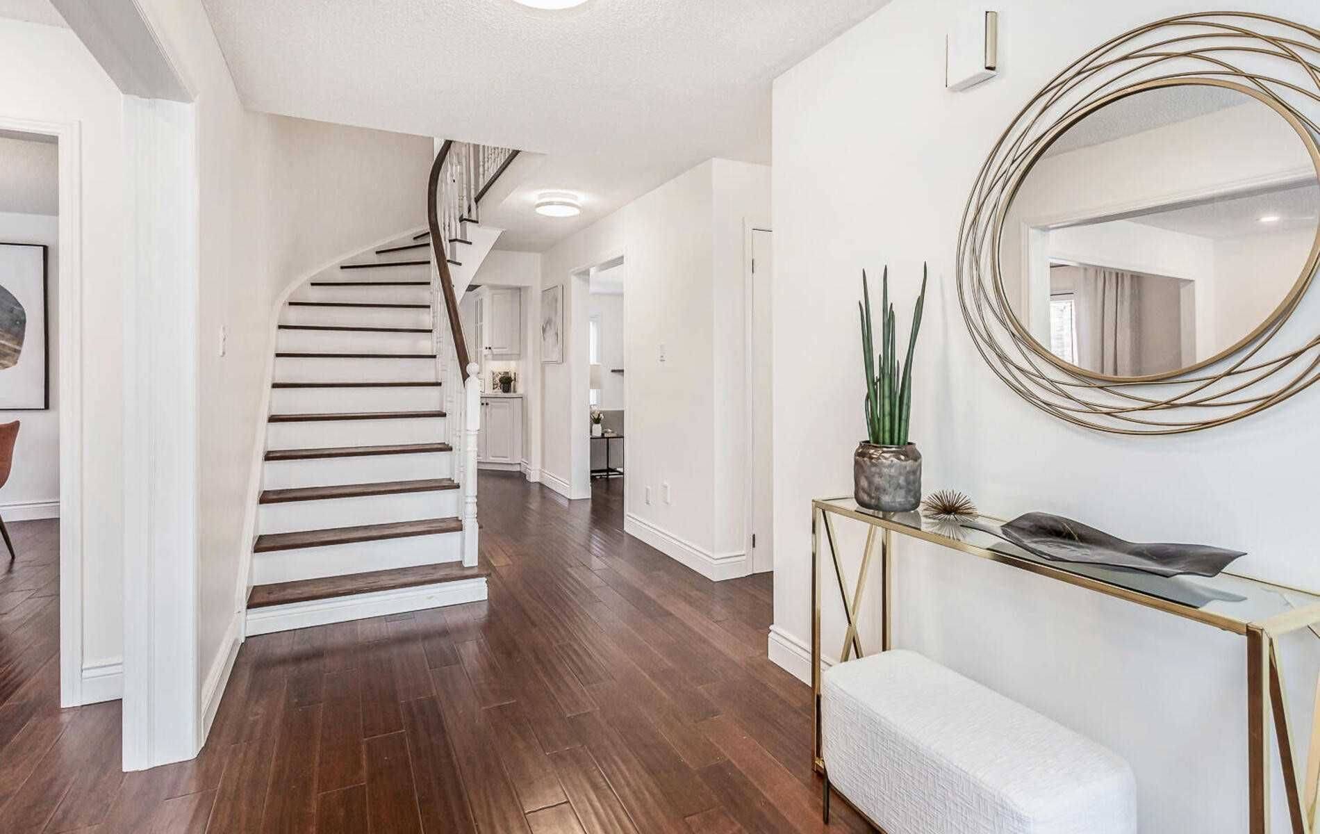 Oakville, ON L6L 6G5,93 Waldie RD