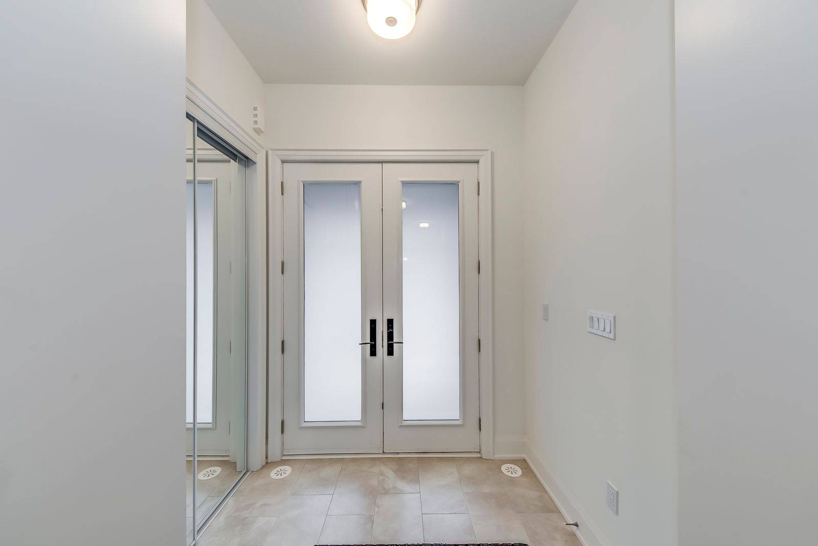 Oakville, ON L6M 5S2,3296 AZAM WAY