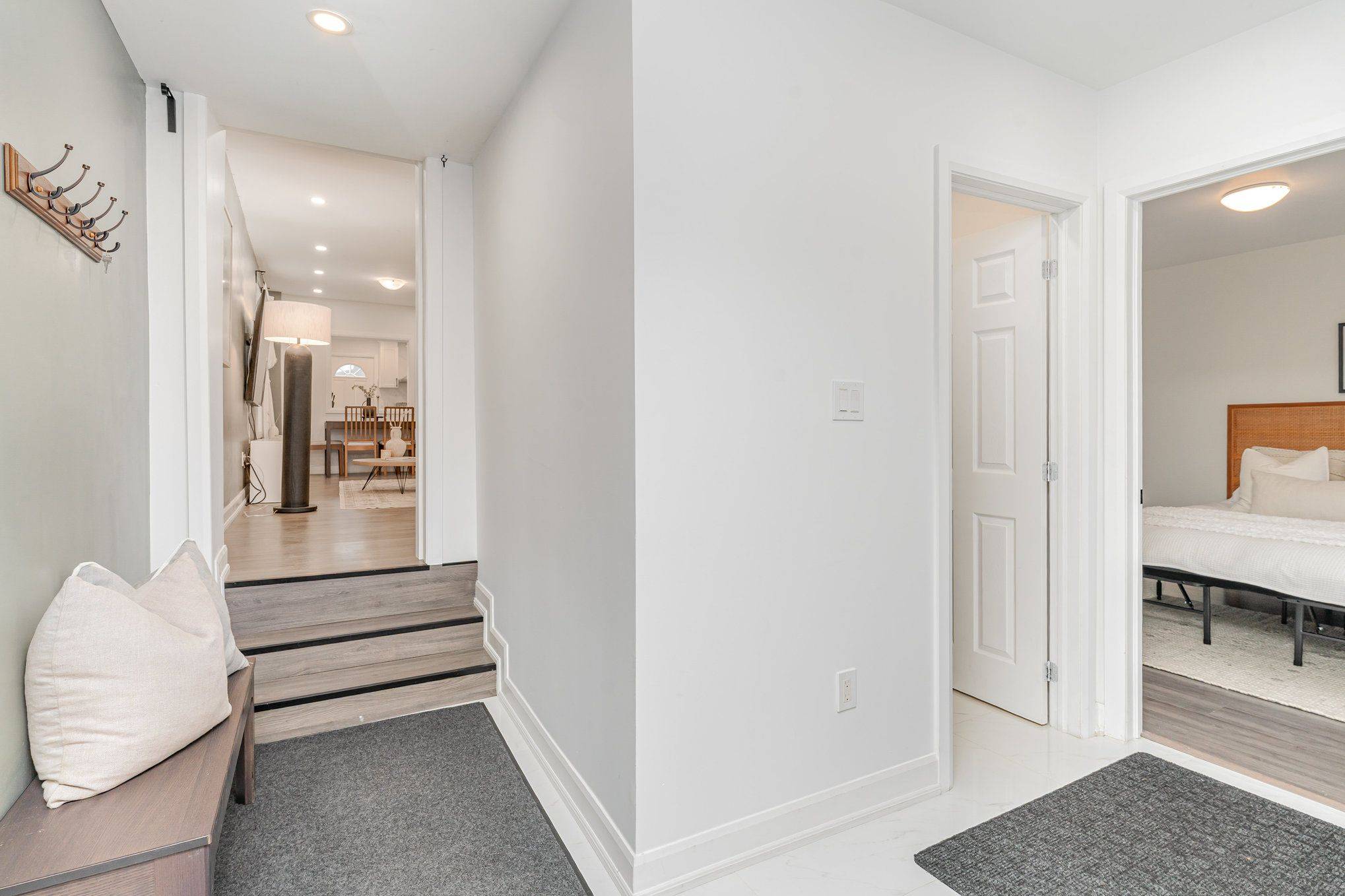 Hamilton, ON L8H 4M6,4 Robins AVE