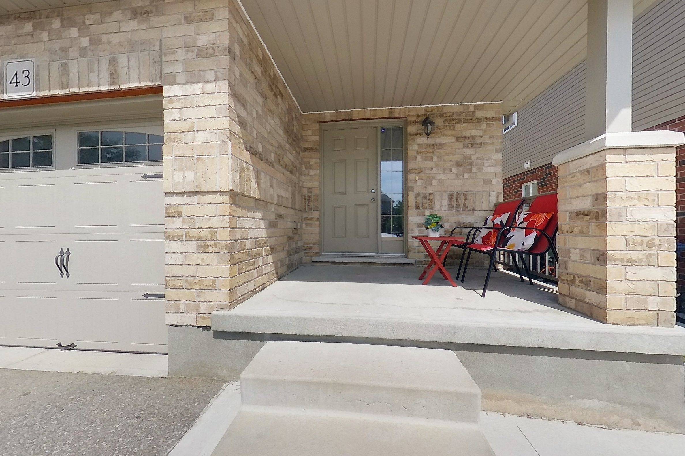 Guelph, ON N1K 1Z7,43 CURZON CRES #Upper