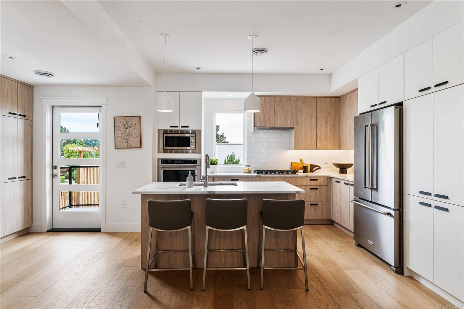 Saanich, BC V8X 2N2,4253 Dieppe Rd #32