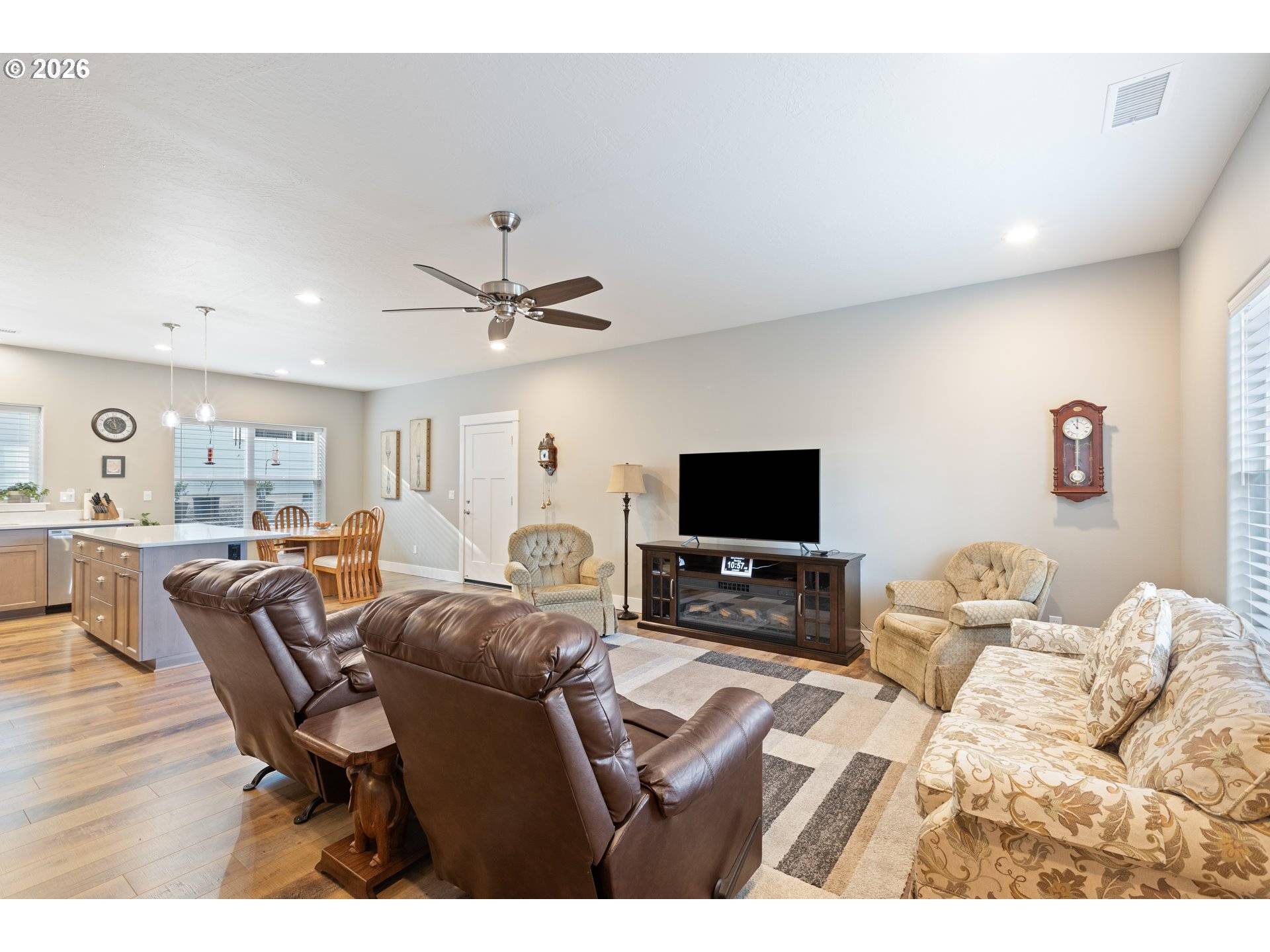 Sutherlin, OR 97479,582 FAIRWAY ESTATES DR