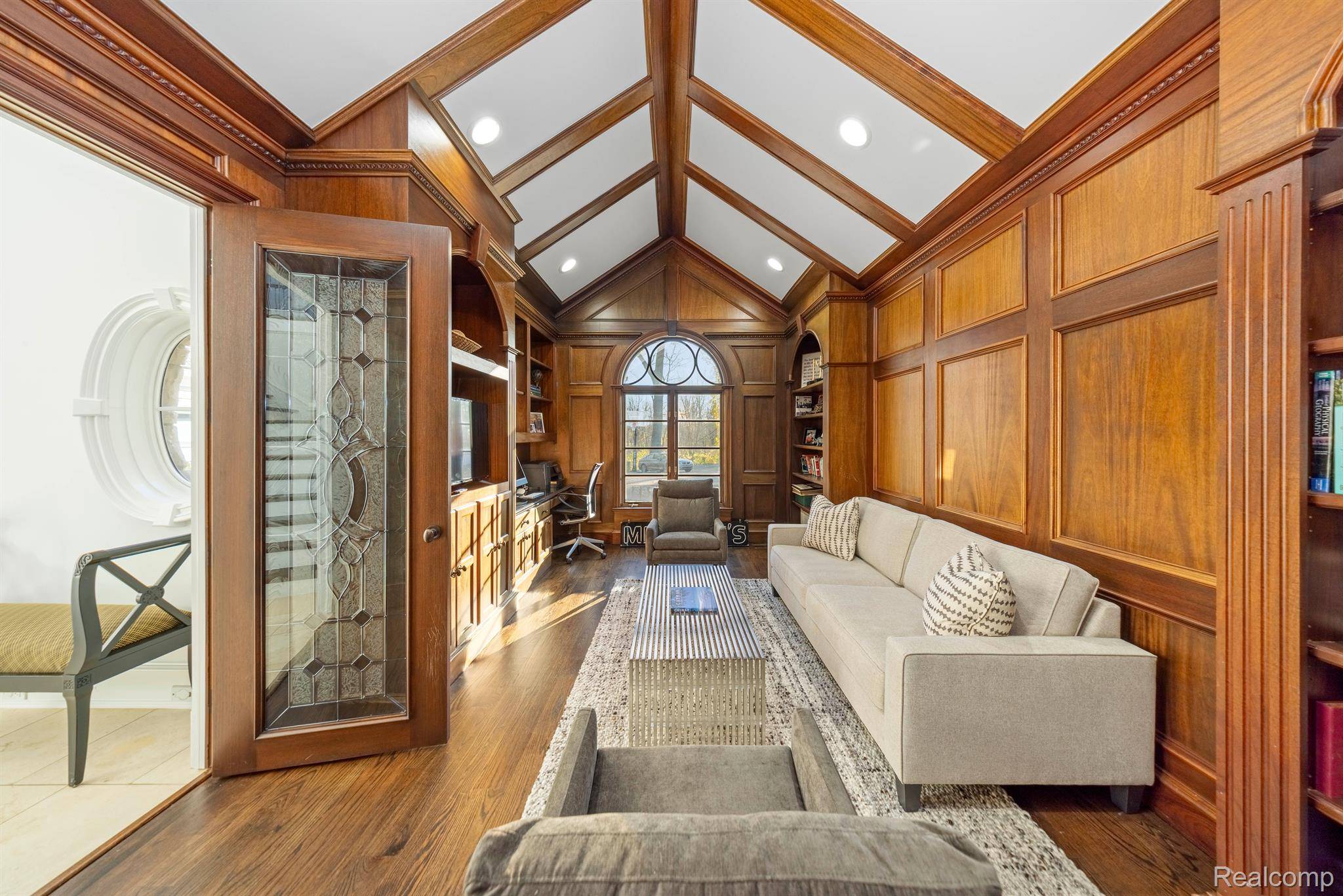 Orchard Lake, MI 48324,4326 COMMERCE RD