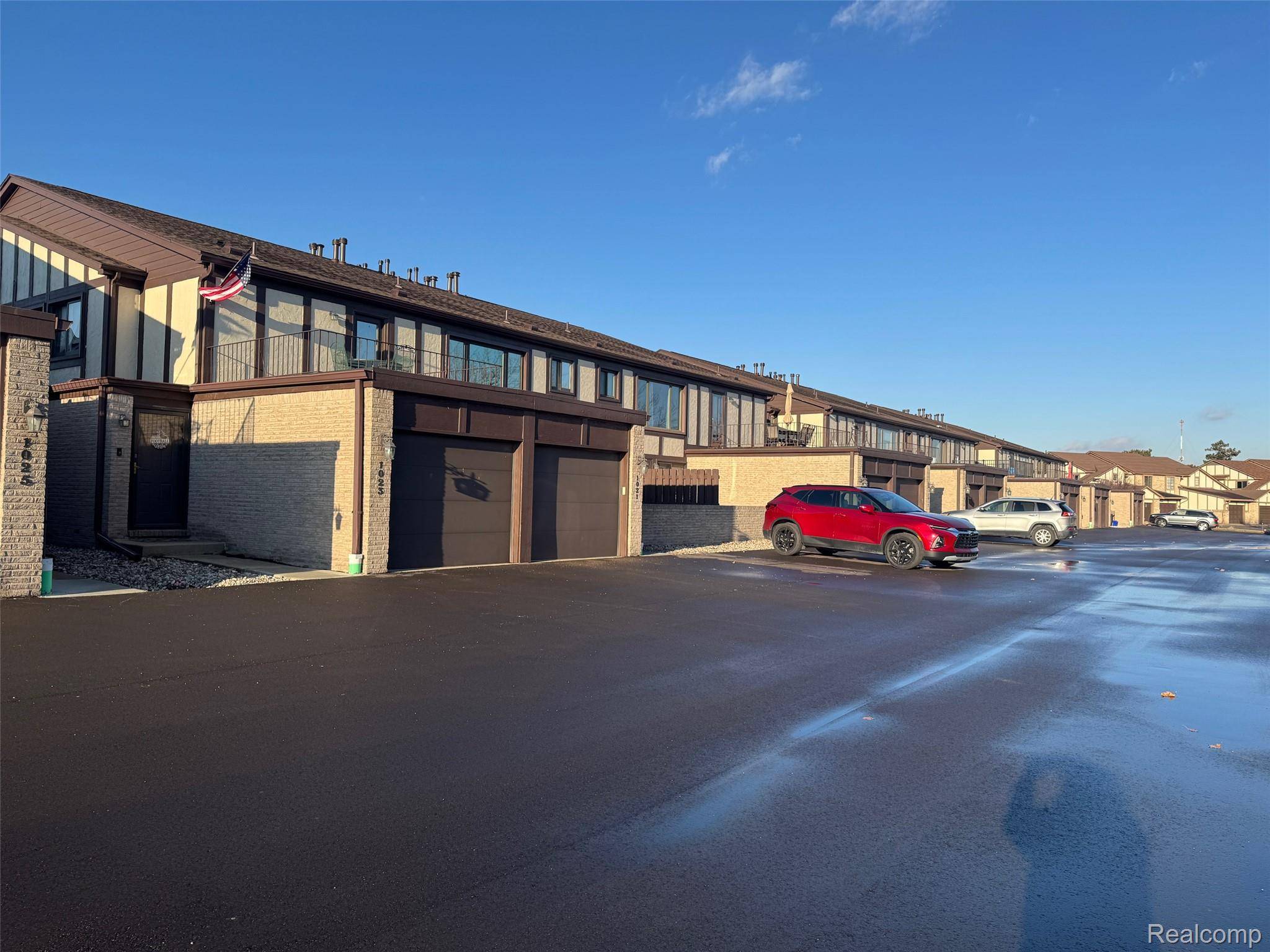 St. Clair Shores, MI 48082,1021 Country Club DR #23