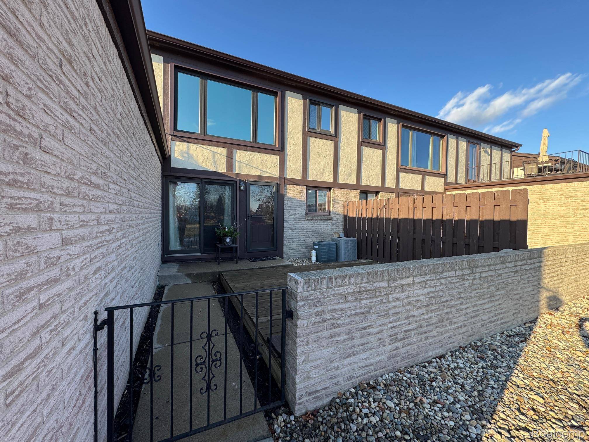 St. Clair Shores, MI 48082,1021 Country Club DR #23