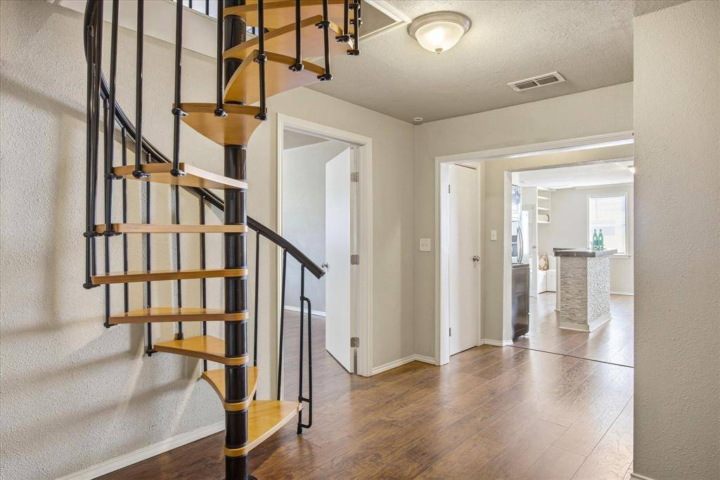 Granbury, TX 76048,2707 Austin Drive