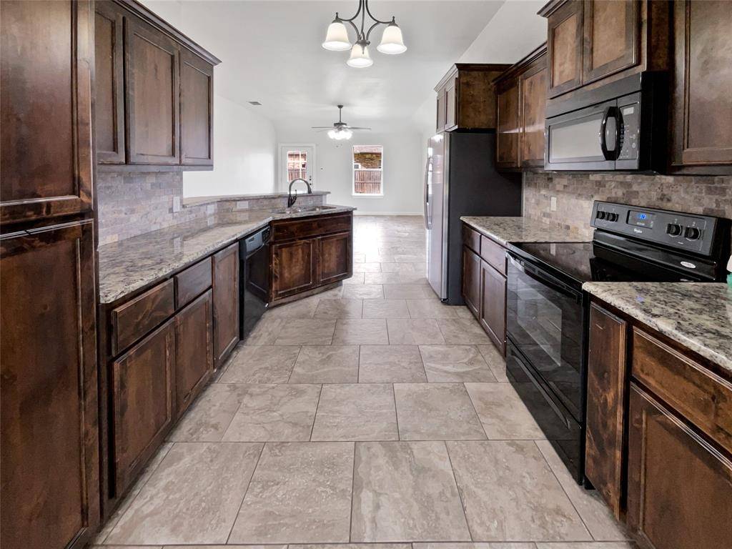 Palmer, TX 75152,112 Halifax Circle