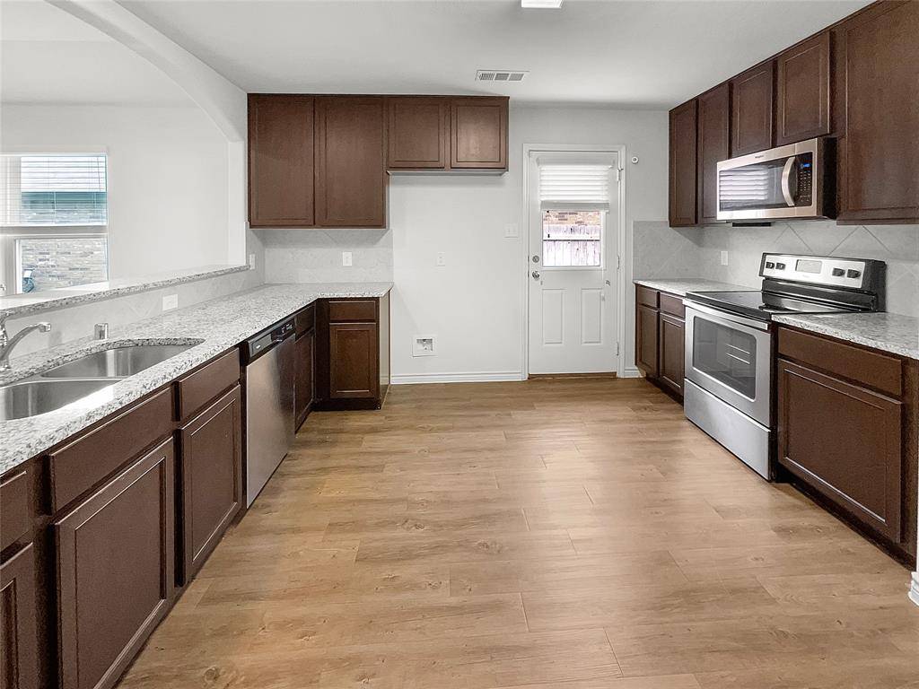 Ennis, TX 75119,1504 Blue Jay Drive