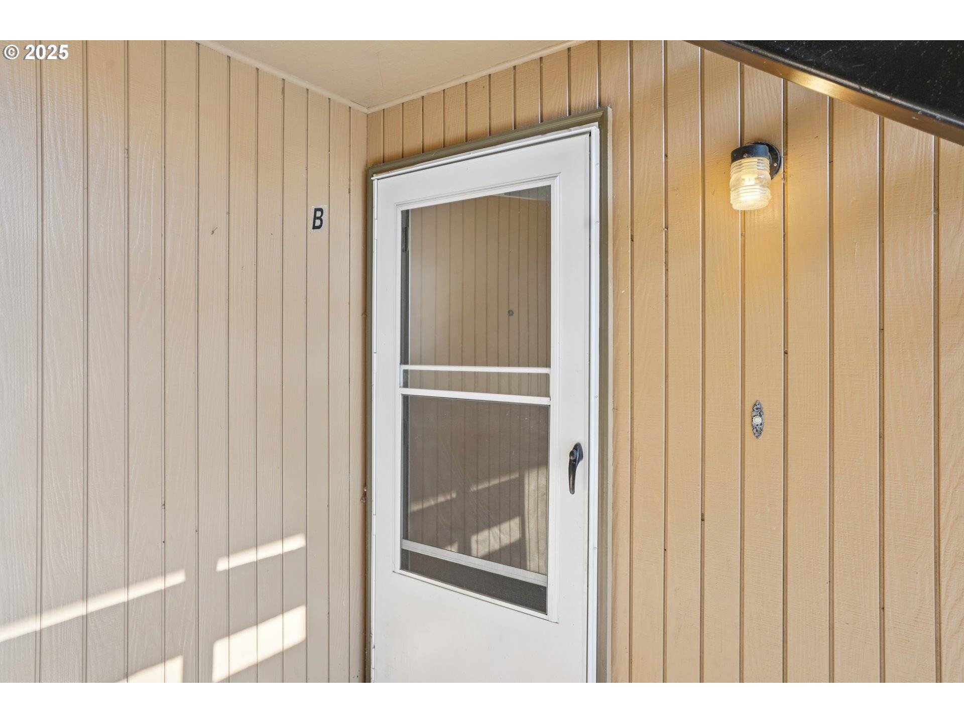 Hillsboro, OR 97124,1269 NE GRANT ST #B