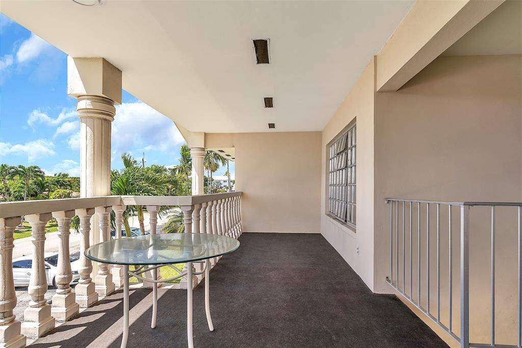 Wilton Manors, FL 33311,1049 NW 30th Ct #4