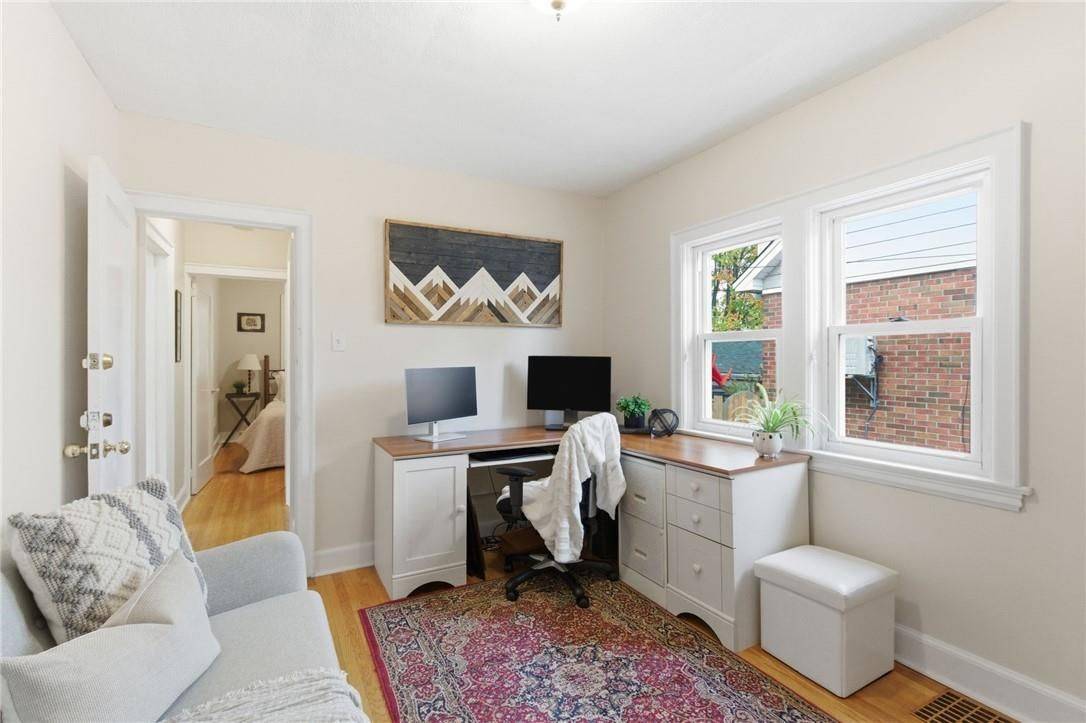 Hamilton, ON L9A 4E9,76 East 15th ST