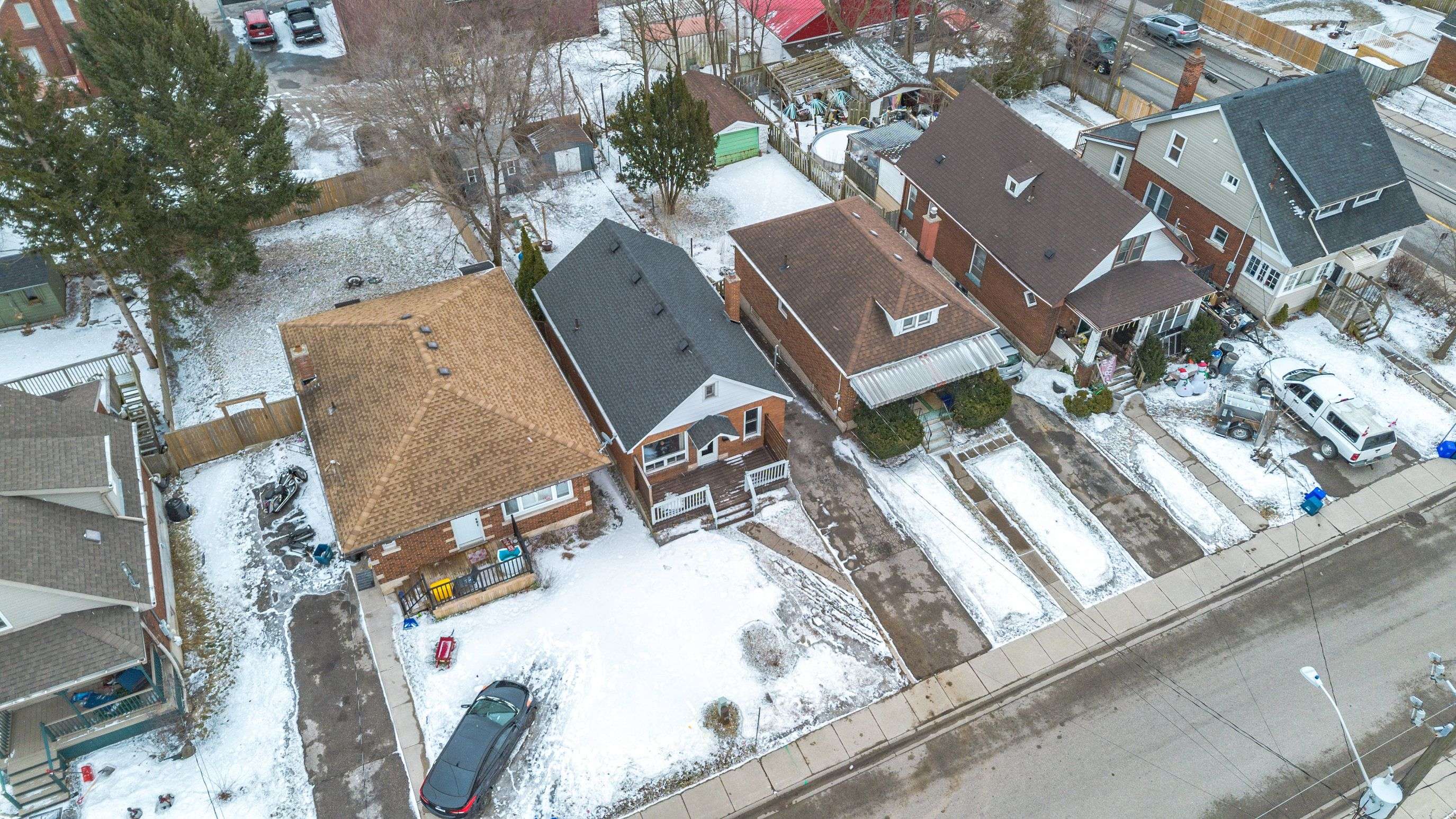 Brantford, ON N3R 4R2,69 Lyons AVE