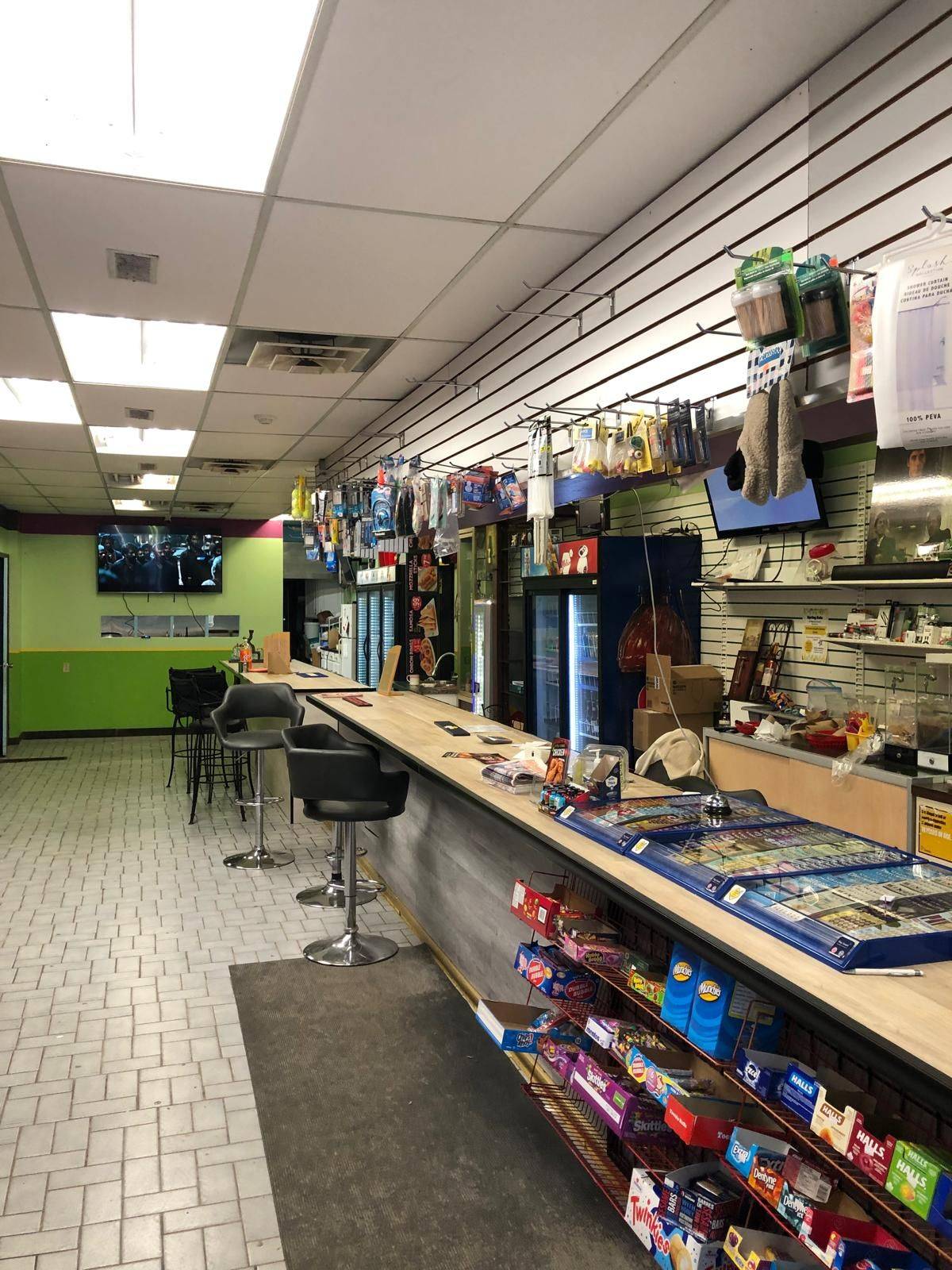 Chatham-kent, ON N0P 2C0,54 Main ST