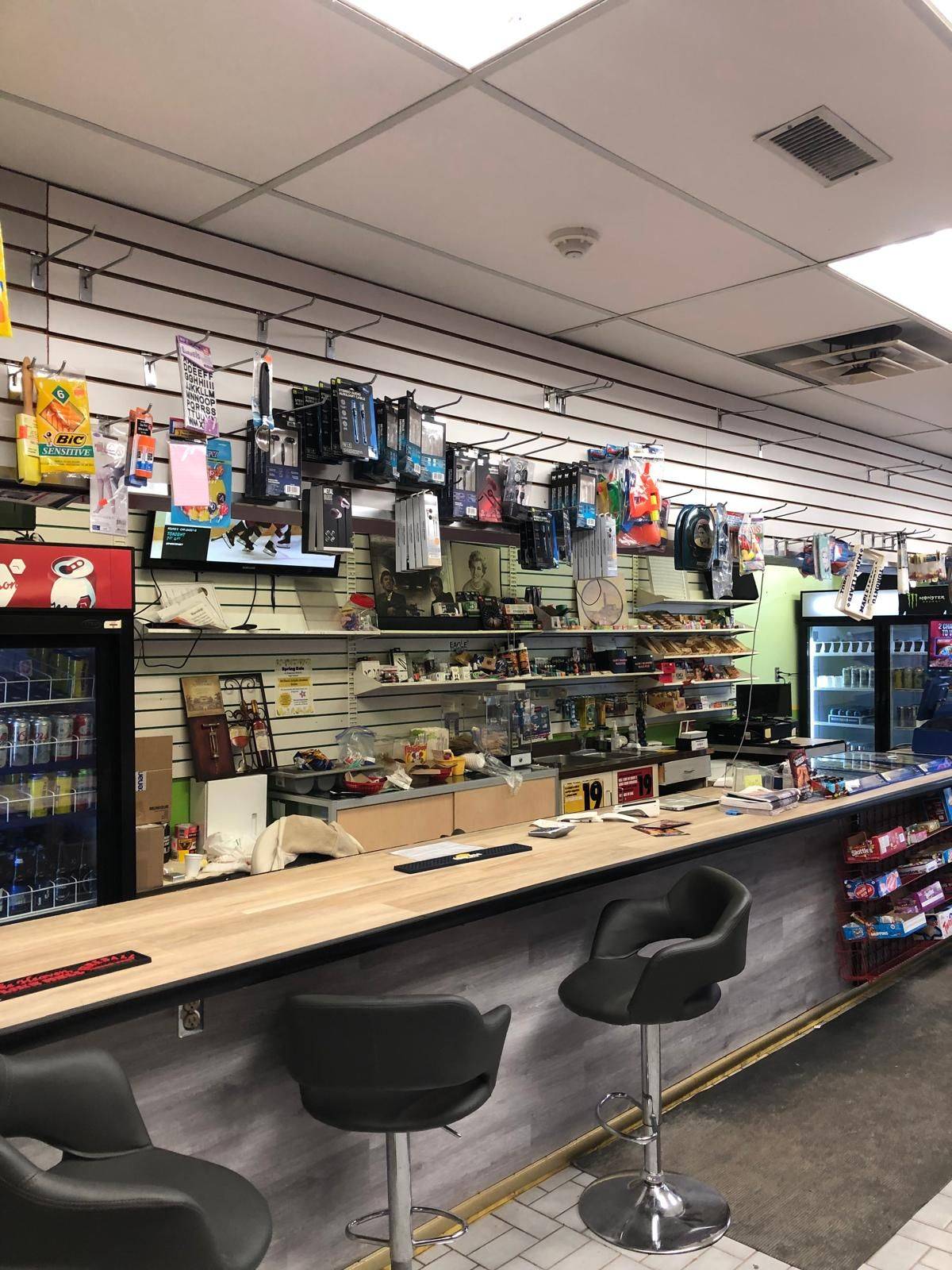 Chatham-kent, ON N0P 2C0,54 Main ST