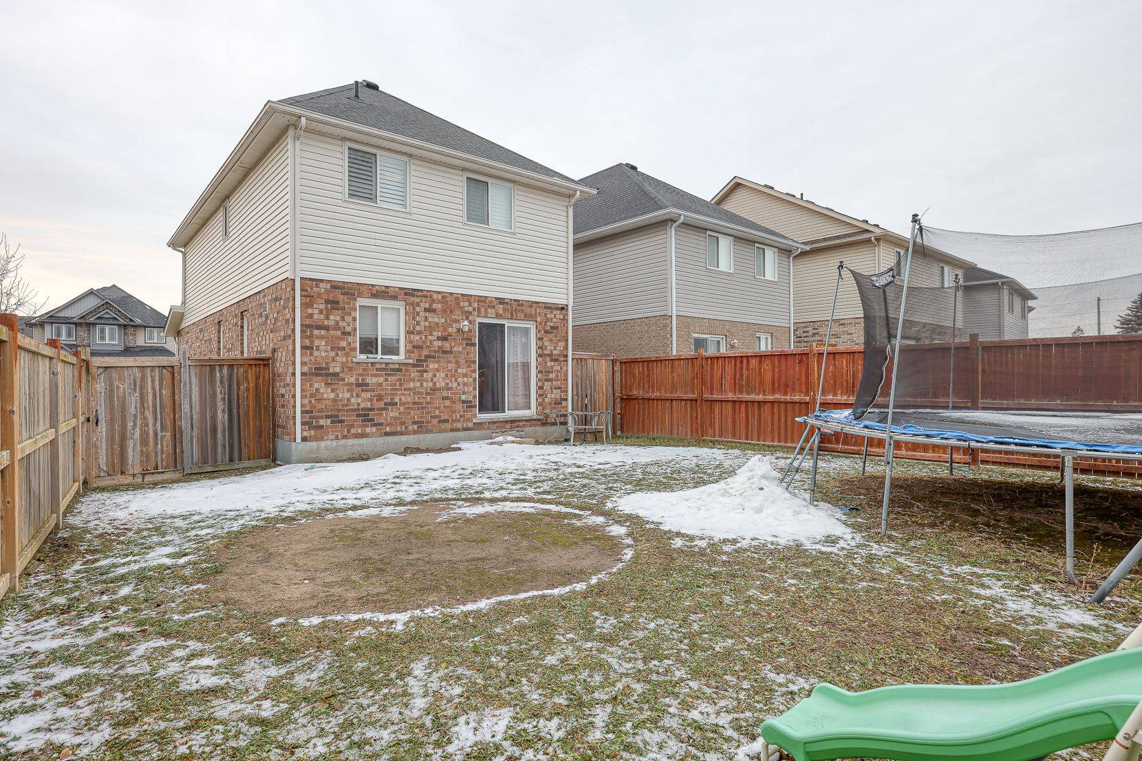 Woodstock, ON N4T 0G3,1160 Caen AVE