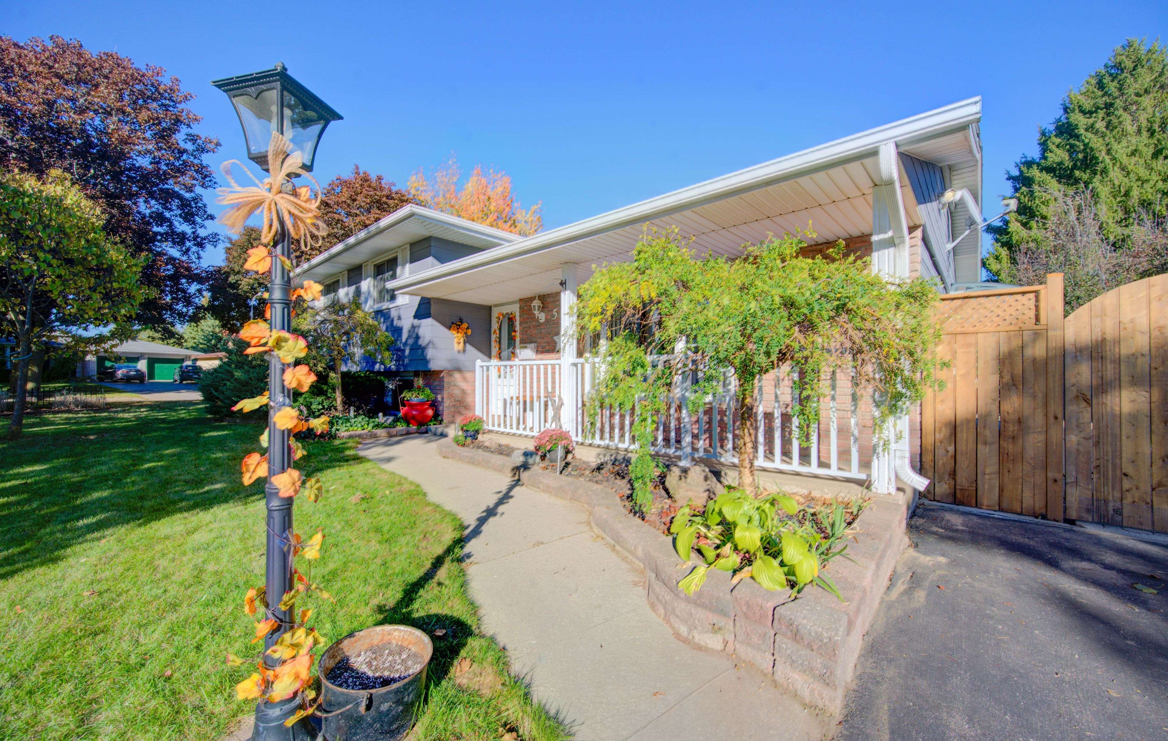 Kitchener, ON N2E 1R8,55 Gracefield CRES