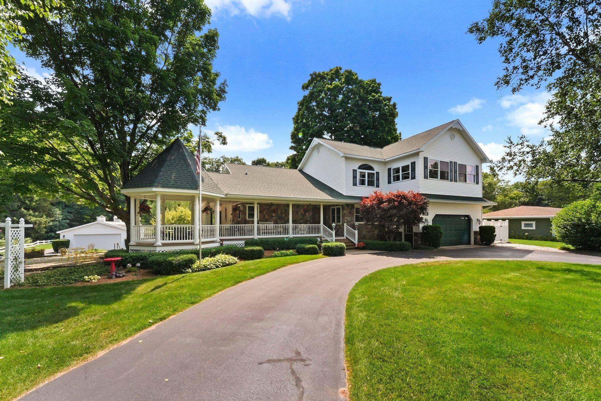 Traverse City, MI 49685,5161 Silver Pines RD