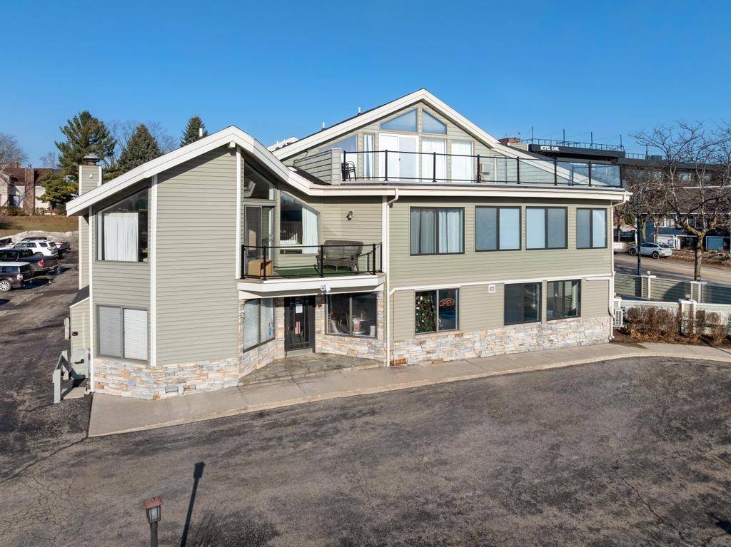 Charlevoix, MI 49720,101 Michigan AVE