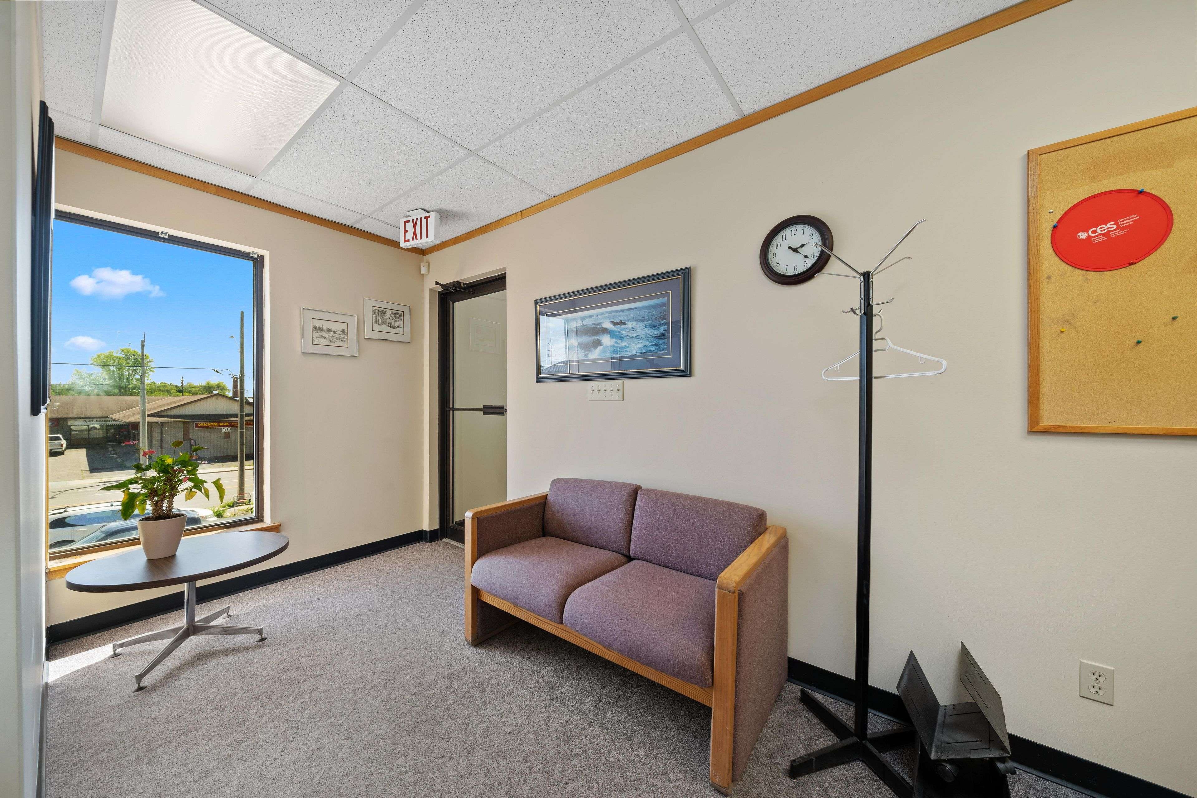 Belleville, ON K8N 1B8,54 Dundas ST E #2